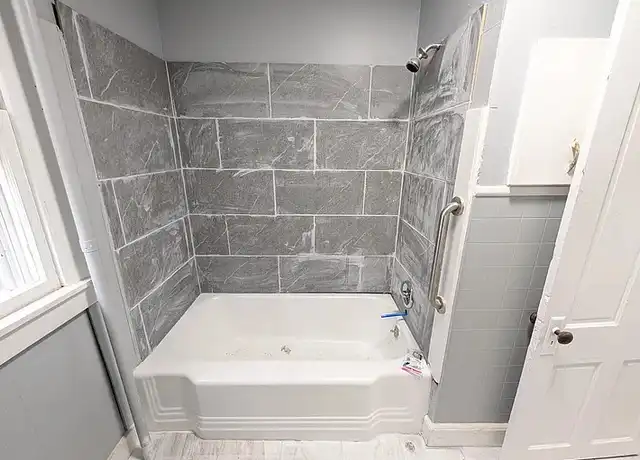 Property at 431 N 9th Ave Unit 1, Scranton, PA, 18504, 2 beds, 1 bath, [object Object]