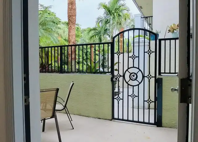 Property at 1000 Palm Trl Unit 9, Delray Beach, FL, 33483, 2 beds, 2.5 baths, [object Object]