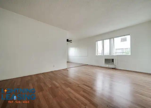 Property at 6927 Whitsett Ave Unit 1D, North Hollywood, CA, 91605, 2 beds, 1 bath, [object Object]