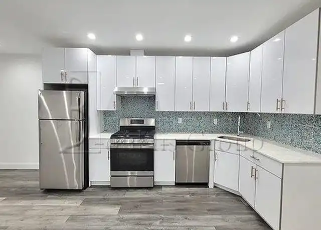 Property at 21-22A 21st Rd Unit 2R, Astoria, NY, 11105, 2 beds, 1 bath, [object Object]