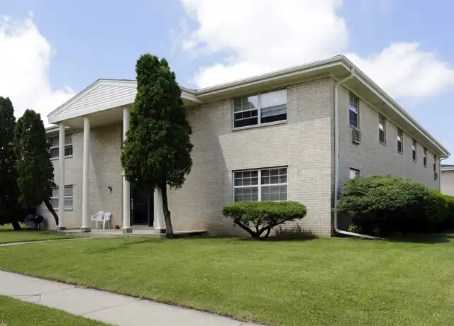 Property at 4300 S 60th St Unit 5941-04, Greenfield, WI, 53220, 1 bed, 1 bath, [object Object]