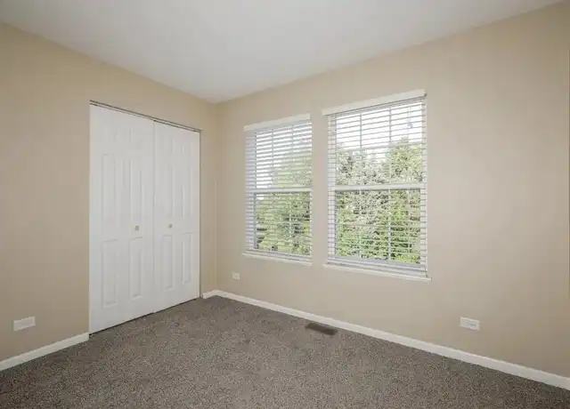 Property at 421 Raintree Dr, Oswego, IL, 60543, 3 beds, 2.5 baths, [object Object]