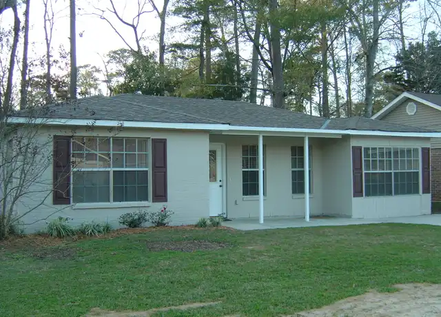 Property at 371 Forest Loop, Mandeville, LA, 70471, 3 beds, 2 baths, [object Object]
