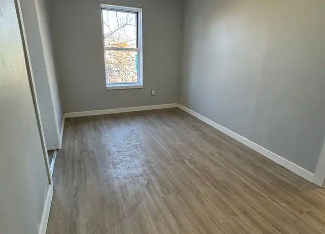 Property at 453 E Main St Unit 3R, Bridgeport, CT, 06608, 4 beds, 1 bath, [object Object]