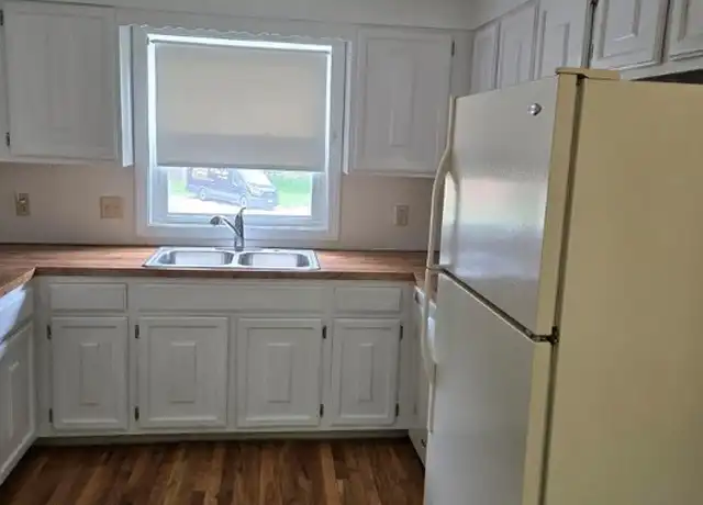 Property at 64 Barnsdale Rd Unit 64, East Providence, RI, 02914, 2 beds, 1 bath, [object Object]