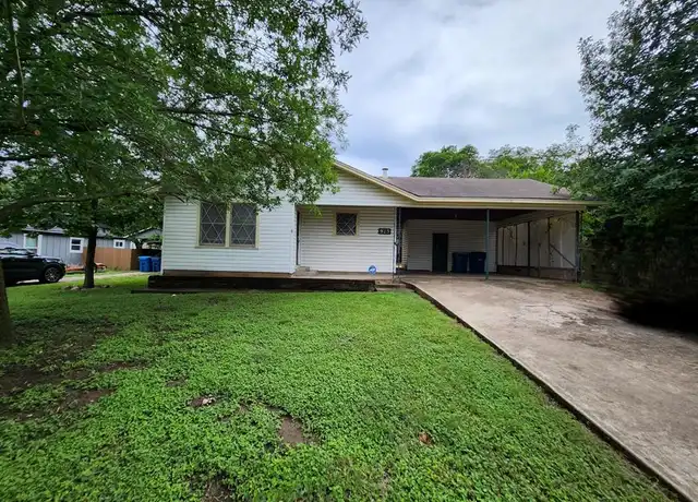 Property at 913 Prescott St, Kerrville, TX, 78028, 3 beds, 2 baths, [object Object]