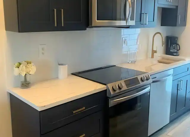 Property at 3250 NE 28th St #105, Fort Lauderdale, FL, 33308, 2 beds, 1 bath, [object Object]