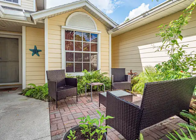 Property at 559 6th St, Vero Beach, FL, 32962, 2 beds, 2 baths, [object Object]