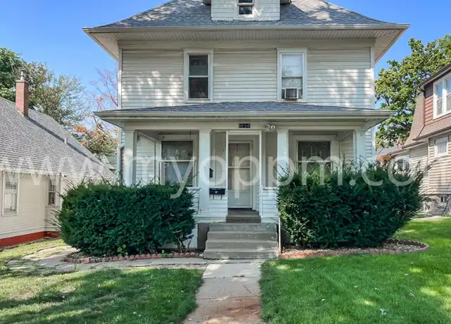 Property at 1020 N 32nd St Unit 1020/01, Omaha, NE, 68131, 2 beds, 1 bath, [object Object]