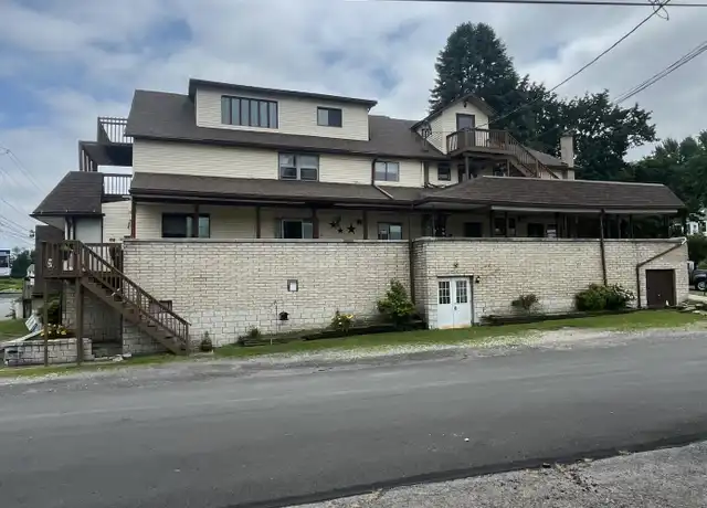 Property at 921 Union St Unit 2C, Taylor, PA, 18517, 1 bed, 1 bath, [object Object]