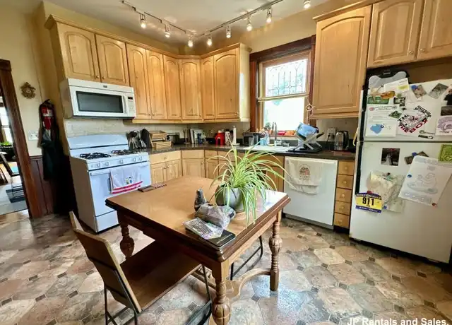 Property at 2 Marbury Ter, Jamaica Plain, MA, 02130, 2 beds, 1 bath, [object Object]
