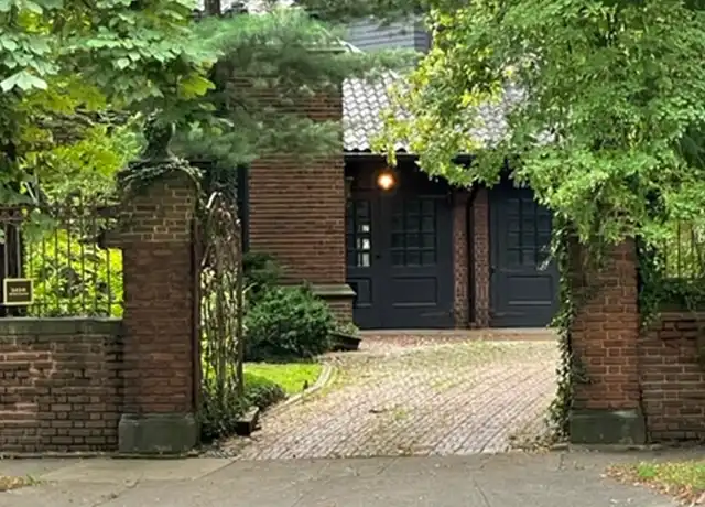 Property at 2420 Derbyshire Rd, Cleveland, OH, 44106, 1 bed, 1 bath, [object Object]