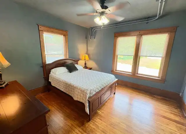 Property at 115 E University St, Siloam Springs, AR, 72761, 2 beds, 1 bath, [object Object]