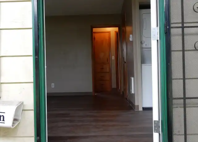 Property at 1066 Clearview Ave NE, Keizer, OR, 97303, 2 beds, 1 bath, [object Object]