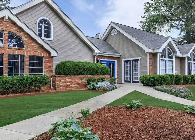 Property at The Davis - 3784 University Dr NW, Huntsville, AL, 35816, 1-2 bed, 1-2 bath, [object Object]