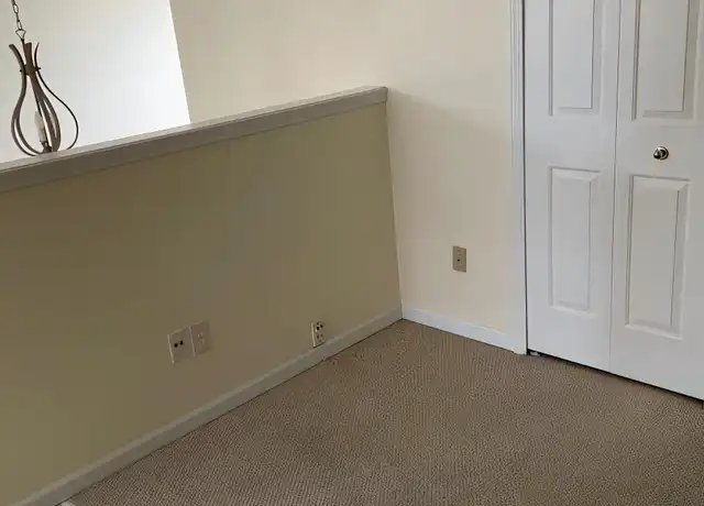 Property at 121 Vista Dr, Auburn Hills, MI, 48326, 2 beds, 2.5 baths, [object Object]