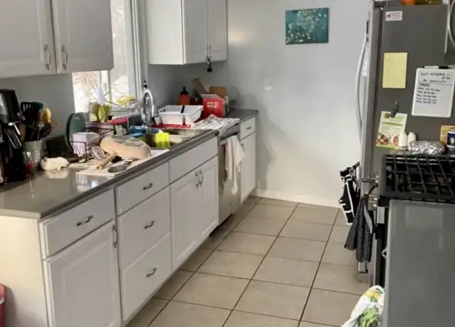 Property at 908 E 10th St Unit 1, Duluth, MN, 55805, 4 beds, 1 bath, [object Object]