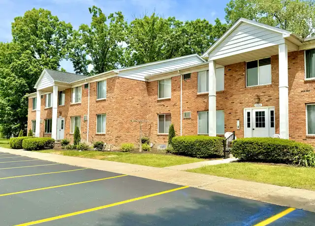 Property at 1252 E West Maple Rd Unit 1252-01, Walled Lake, MI, 48390, 1 bed, 1 bath, [object Object]