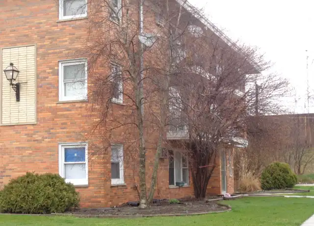 Property at 10805 S Lloyd Dr #12, Worth, IL, 60482, 2 beds, 1 bath, [object Object]