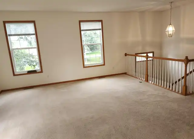 Property at 7948 Stratford Cir N, Shakopee, MN, 55379, 4 beds, 3.5 baths, [object Object]