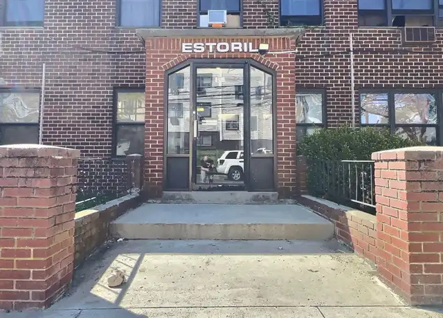 Property at 185 Palisade Ave Unit 8, Bridgeport, CT, 06610, 2 beds, 1 bath, [object Object]