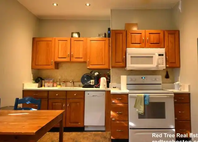 Property at 15 Bennett St, Boston, MA, 02135, 4 beds, 1 bath, [object Object]