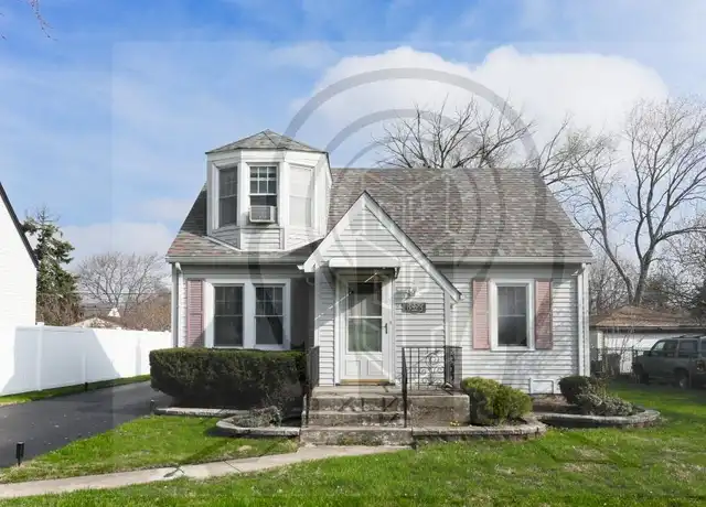 Property at 6828 W 97th St, Oak Lawn, IL, 60453, 3 beds, 1 bath, [object Object]