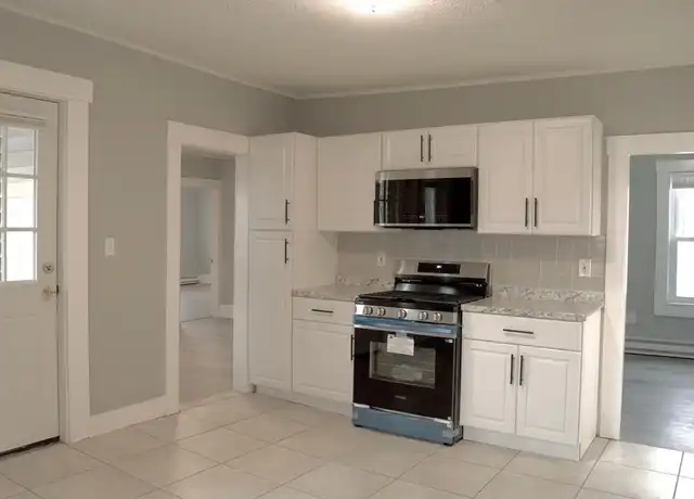 Property at 105 Clarendon St Unit 3, Fitchburg, MA, 01420, 4 beds, 1 bath, [object Object]