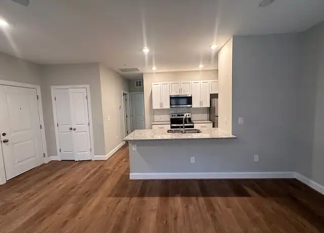 Property at The Lofts on Park Avenue - 5760 Park Ave, Wilmington, NC, 28403, 1 bed, 1 bath, [object Object]