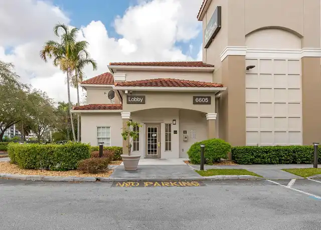 Property at Miami - Airport - Blue Lagoon - 6605 NW 7th St, Miami, FL, 33126, 0 beds, 1 bath, [object Object]