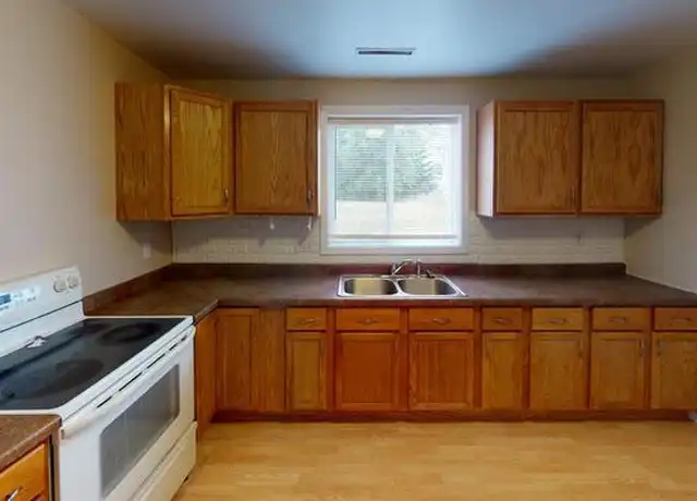Property at 1508 N 14th St Unit B, Bismarck, ND, 58501, 1 bed, 1 bath, [object Object]