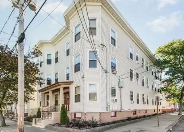 Property at 41 Light St Rm 12, Lynn, MA, 01905, 1 bed, 1 bath, [object Object]
