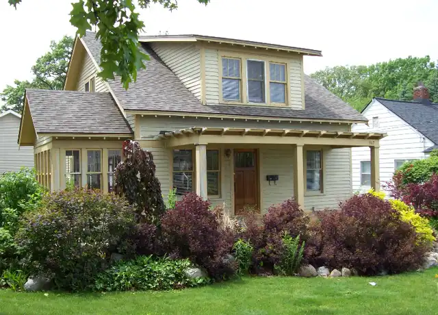 Property at 907 Fuller Ave NE, Grand Rapids, MI, 49503, 3 beds, 1 bath, [object Object]