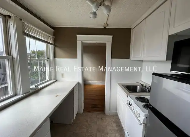 Property at 9 Catell St Unit 8, Bangor, ME, 04401, 1 bed, 1 bath, [object Object]