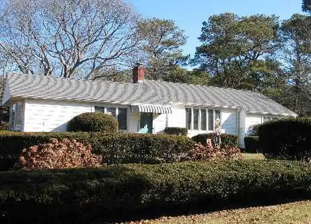 Property at 1 Washington Ave E, Hampton Bays, NY, 11946, 1 bed, 1 bath, [object Object]