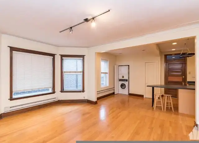 Property at 5240 N Kenmore Ave, Chicago, IL, 60640, 2 beds, 1 bath, [object Object]