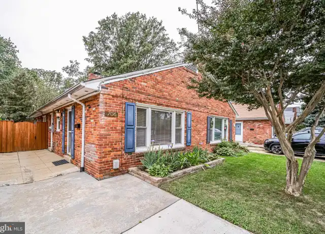 Property at 706 W Glebe Rd, Alexandria, VA, 22305, 2 beds, 1.5 baths, [object Object]