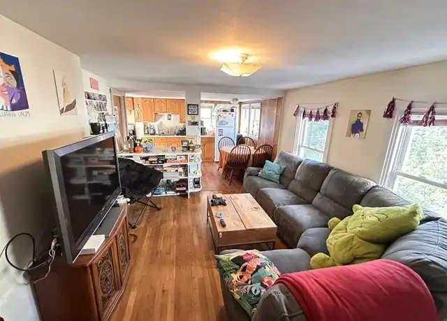 Property at 31 Cherry St, Somerville, MA, 02144, 4 beds, 1 bath, [object Object]