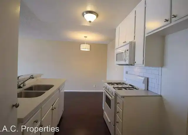 Property at 11760 Hamlin St, North Hollywood, CA, 91606, 1-2 bed, 1-2 bath, [object Object]