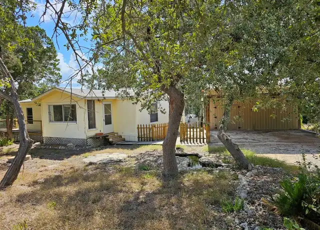 Property at 6101 La Paloma Ln, Lago Vista, TX, 78645, 3 beds, 2 baths, [object Object]