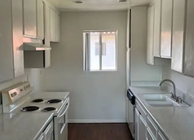 Property at 540 S La Veta Park Cir Unit B048, Orange, CA, 92868, 1 bed, 1 bath, [object Object]