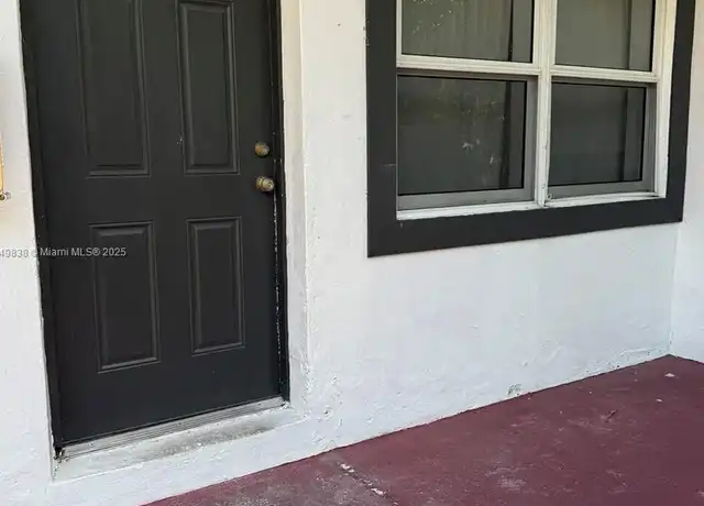 Property at 520 SW Krome Ter Unit 1, Homestead, FL, 33030, 2 beds, 1 bath, [object Object]