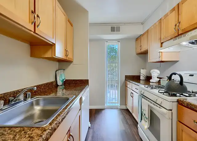 Property at Westchester West Apartments - 3214 Hewitt Ave, Aspen Hill, MD, 20906, 1-3 bed, 1-2 bath, [object Object]
