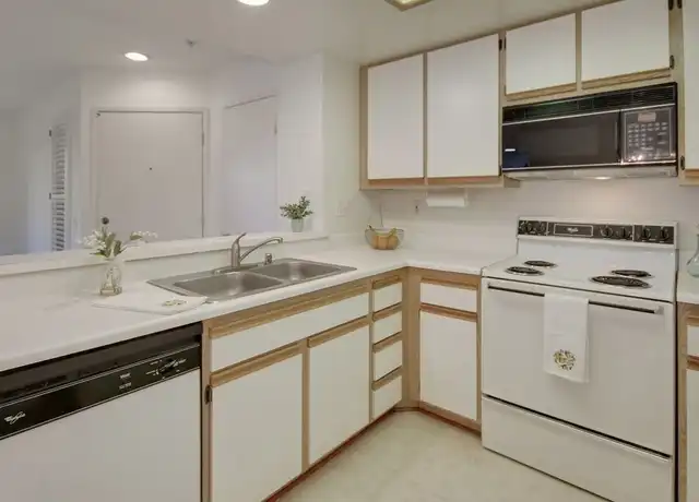 Property at 2800 Keller Dr #282, Tustin, CA, 92782, 1 bed, 1 bath, [object Object]