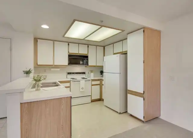 Property at 2800 Keller Dr #282, Tustin, CA, 92782, 1 bed, 1 bath, [object Object]