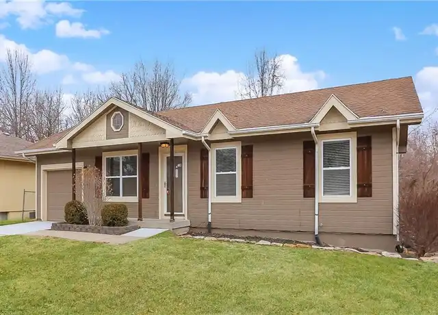 Property at 306 E 17th St, Kearney, MO, 64060, 3 beds, 2 baths, [object Object]