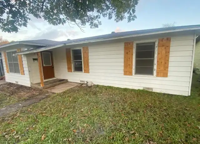 Property at 705 Carver St, Whitesboro, TX, 76273, 3 beds, 1 bath, [object Object]