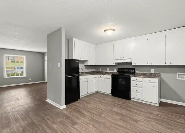 Property at Walnut Hills Apartments - 2050 Meriwood Dr, Macon, GA, 31211, 2 beds, 1 bath, [object Object]