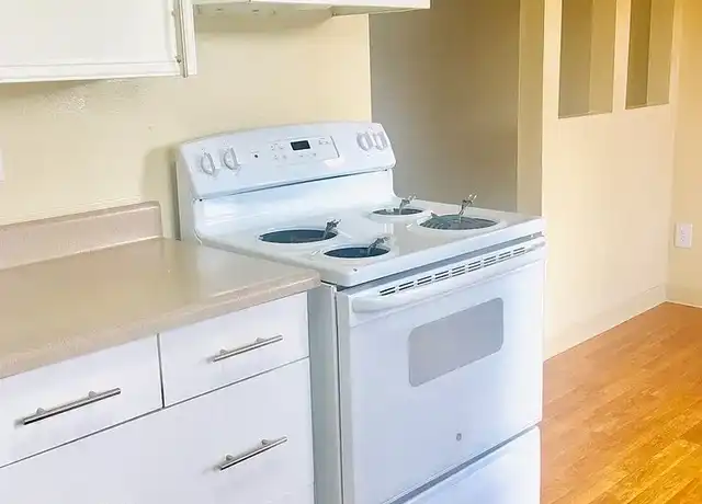 Property at Somerset West - 18205 NW Bronson Rd, Portland, OR, 97229, 2 beds, 1 bath, [object Object]