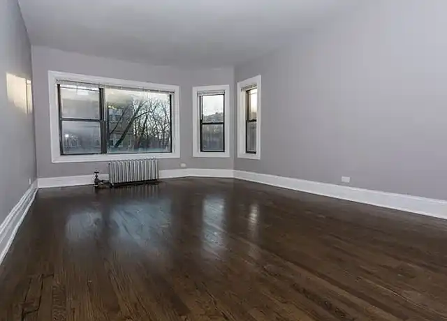 Property at 7656 S Kingston Ave, Chicago, IL, 60649, 2 beds, 1 bath, [object Object]